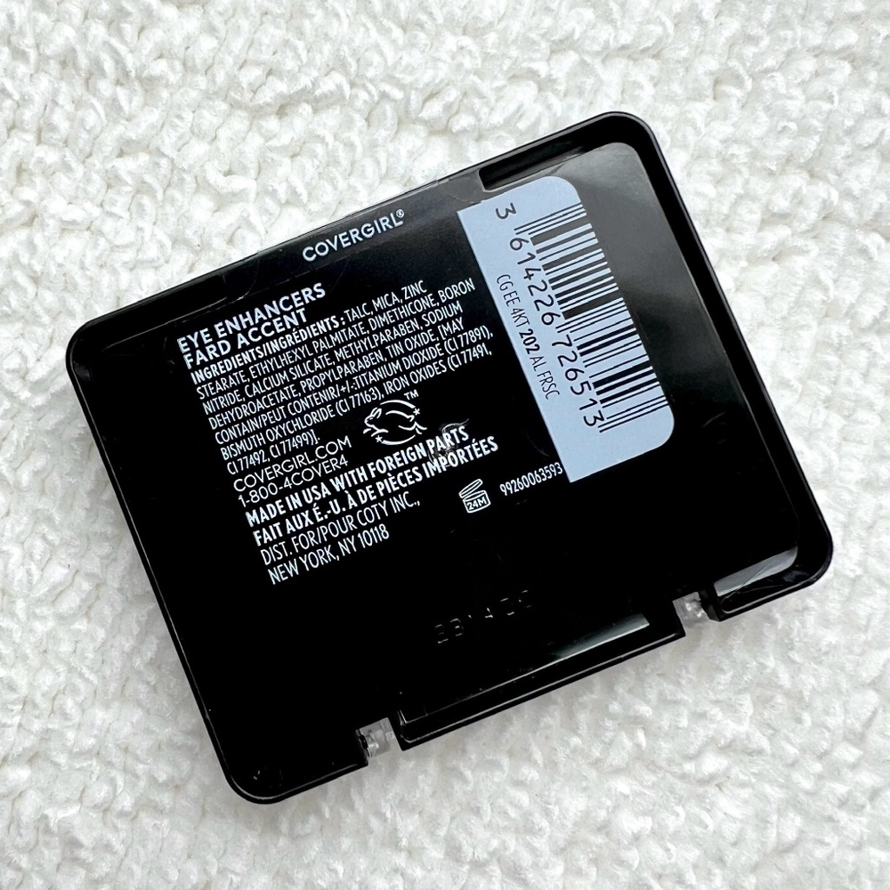 🌙Pick 5 for $25🌙 COVERGIRL Eye Enhancers Eyeshadow Palette - Picture 2 of 3